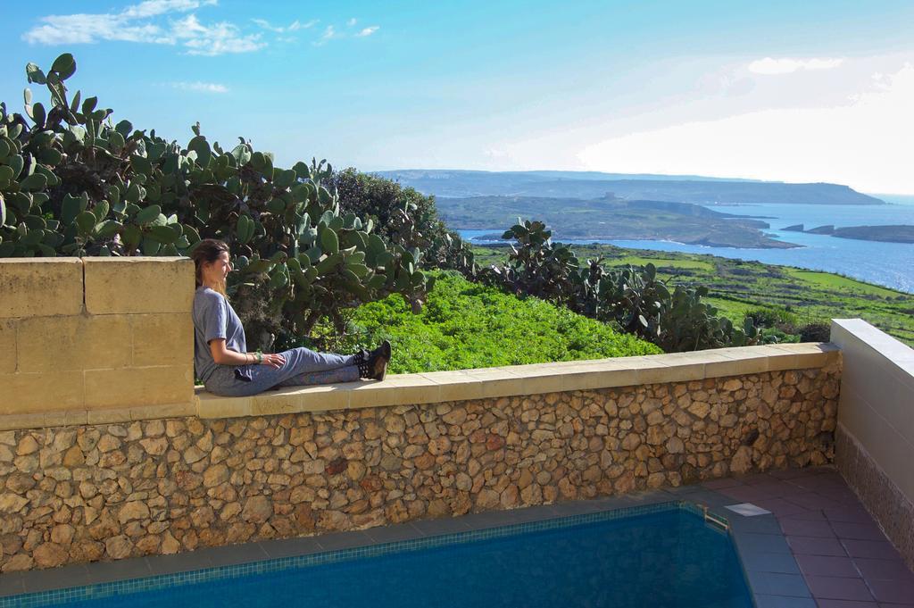 Ta'Kemmuna Hotel Qala Esterno foto